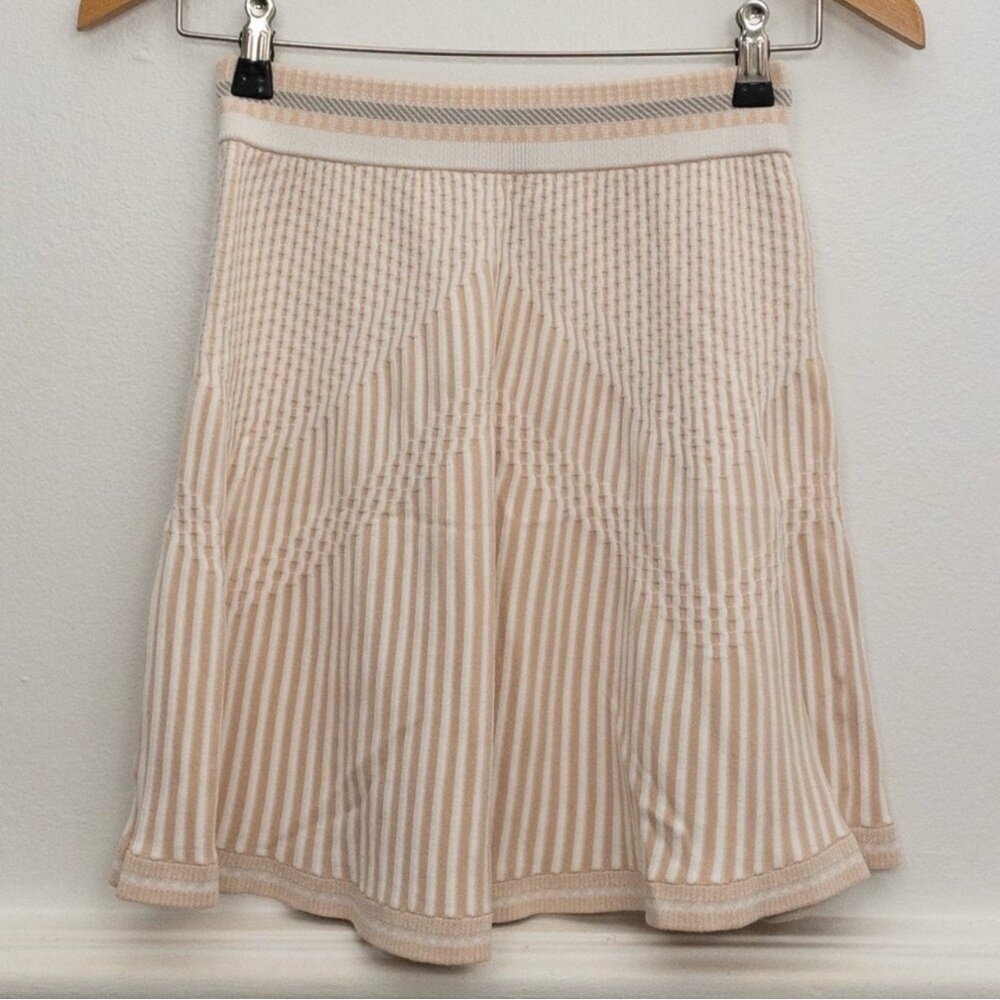 BCBGMAXAZRIA Striped Knit A-Line Skirt XS Beige White Stretchy Flared Style - Picture 4 of 4